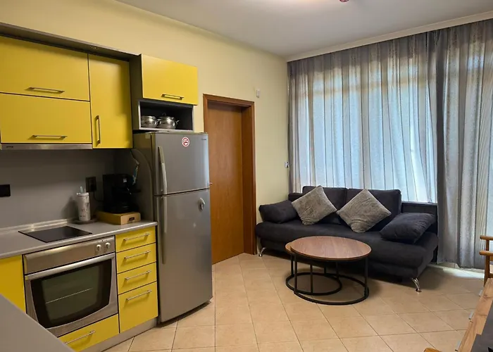 Ys * Sluneční pobřeží