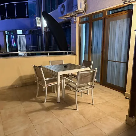 Ys * Σάνι Μπιτς